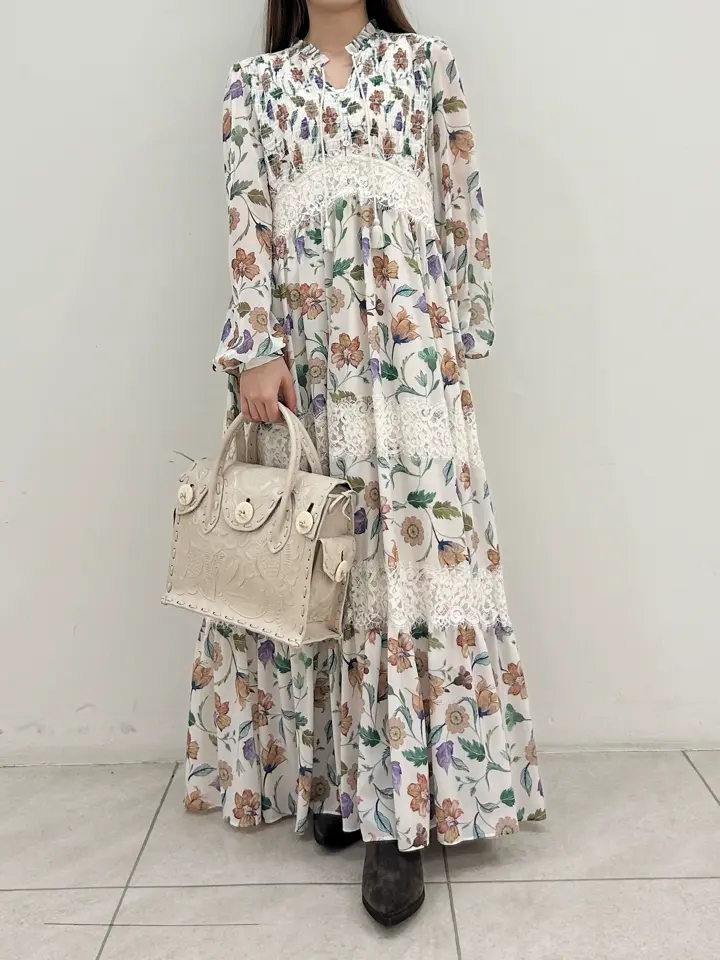 GRACE CONTINENTAL Miu Akamatsu コーディネート画像