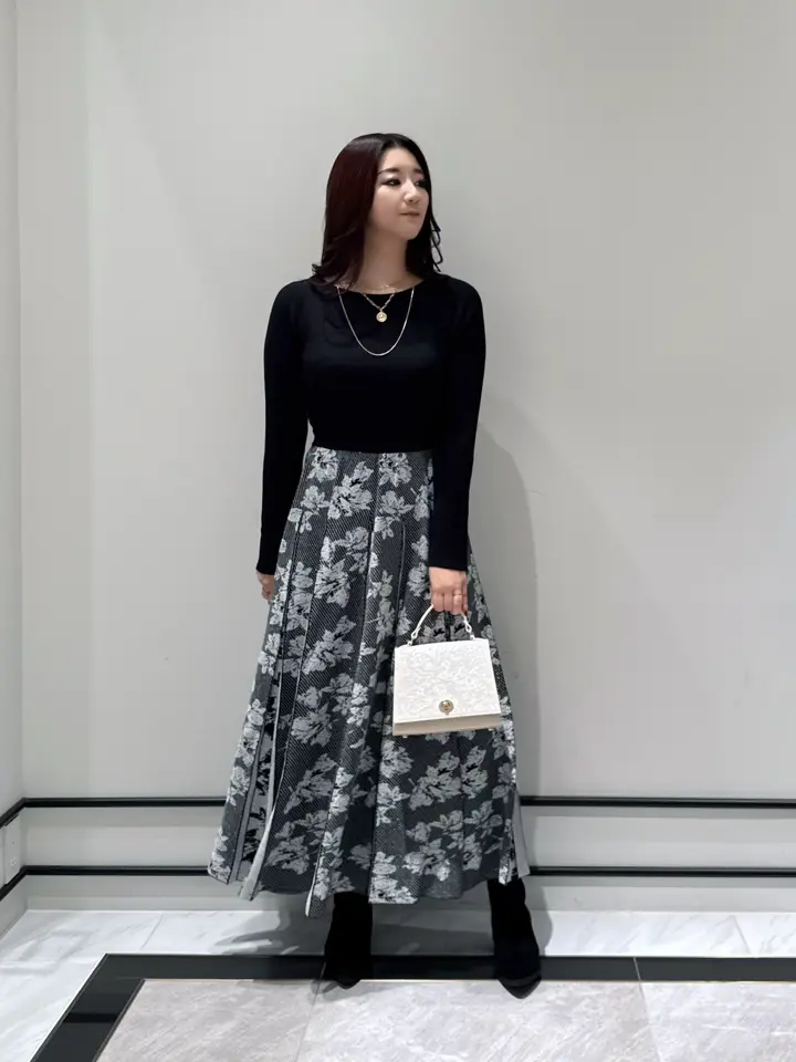 GRACE CONTINENTAL MOMOKO コーディネート画像