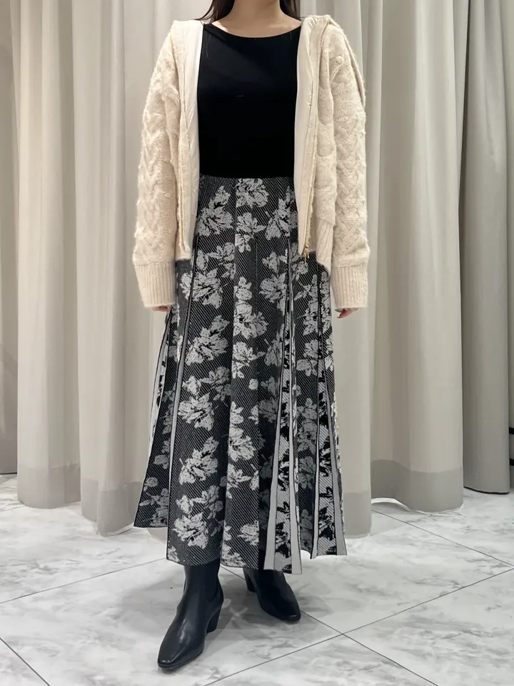 GRACE CONTINENTAL 赤坂 梨来 コーディネート画像