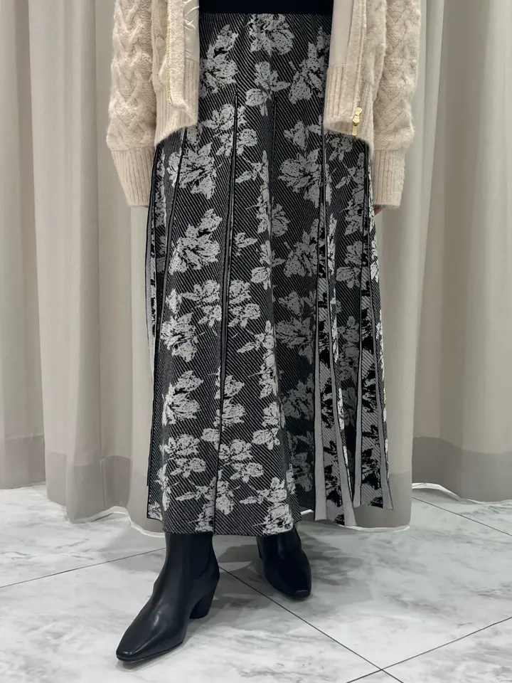 GRACE CONTINENTAL 赤坂 梨来 コーディネート画像