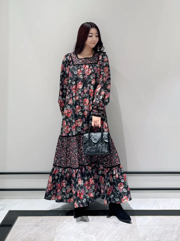 GRACE CONTINENTAL MOMOKO コーディネート画像