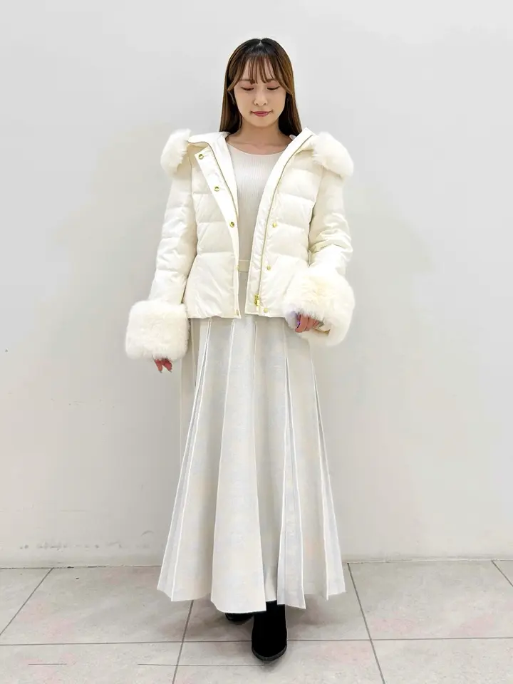 GRACE CONTINENTAL Miu Akamatsu コーディネート画像