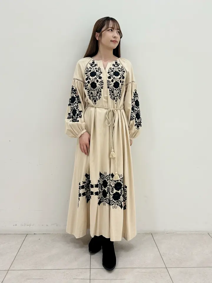 GRACE CONTINENTAL Miu Akamatsu コーディネート画像