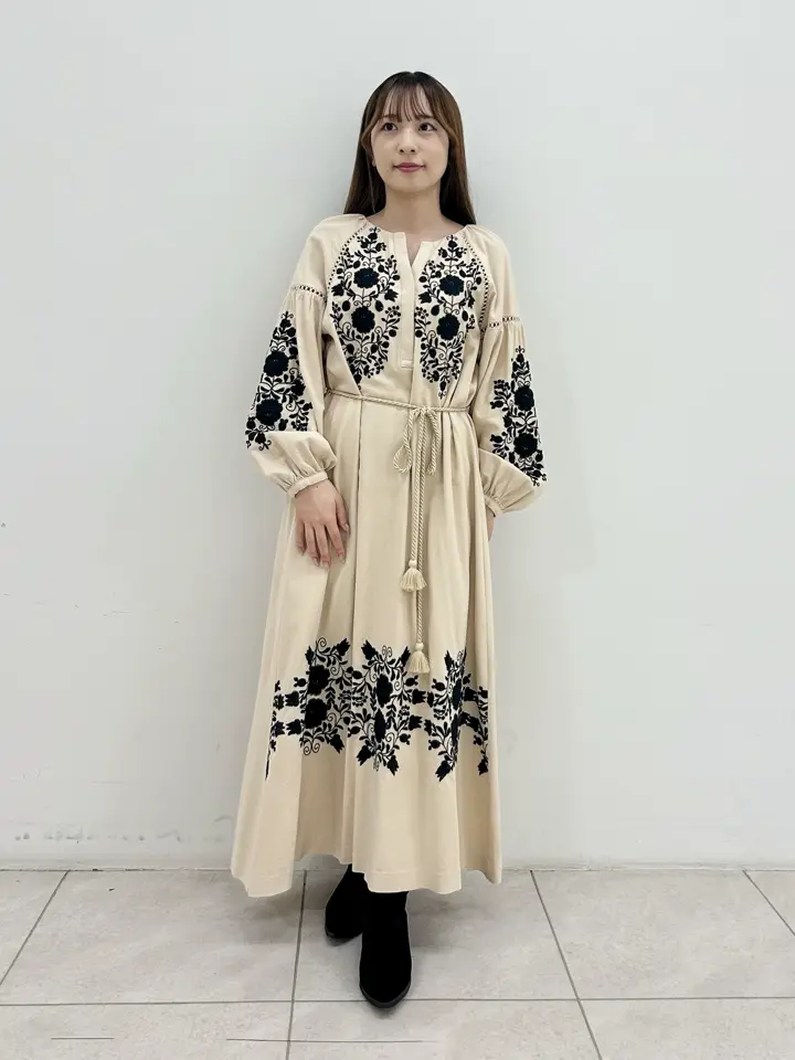 GRACE CONTINENTAL Miu Akamatsu コーディネート画像