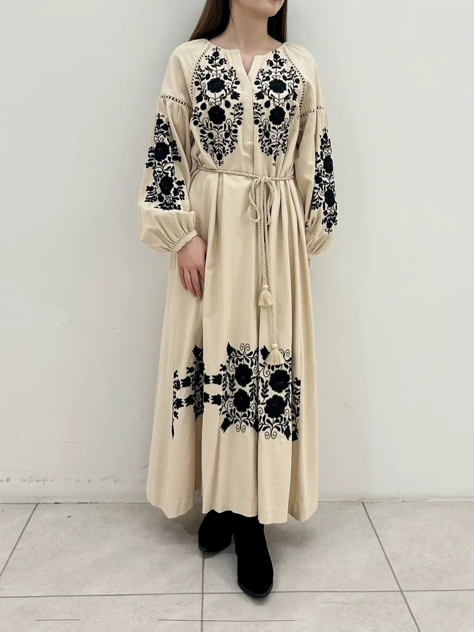 GRACE CONTINENTAL Miu Akamatsu コーディネート画像