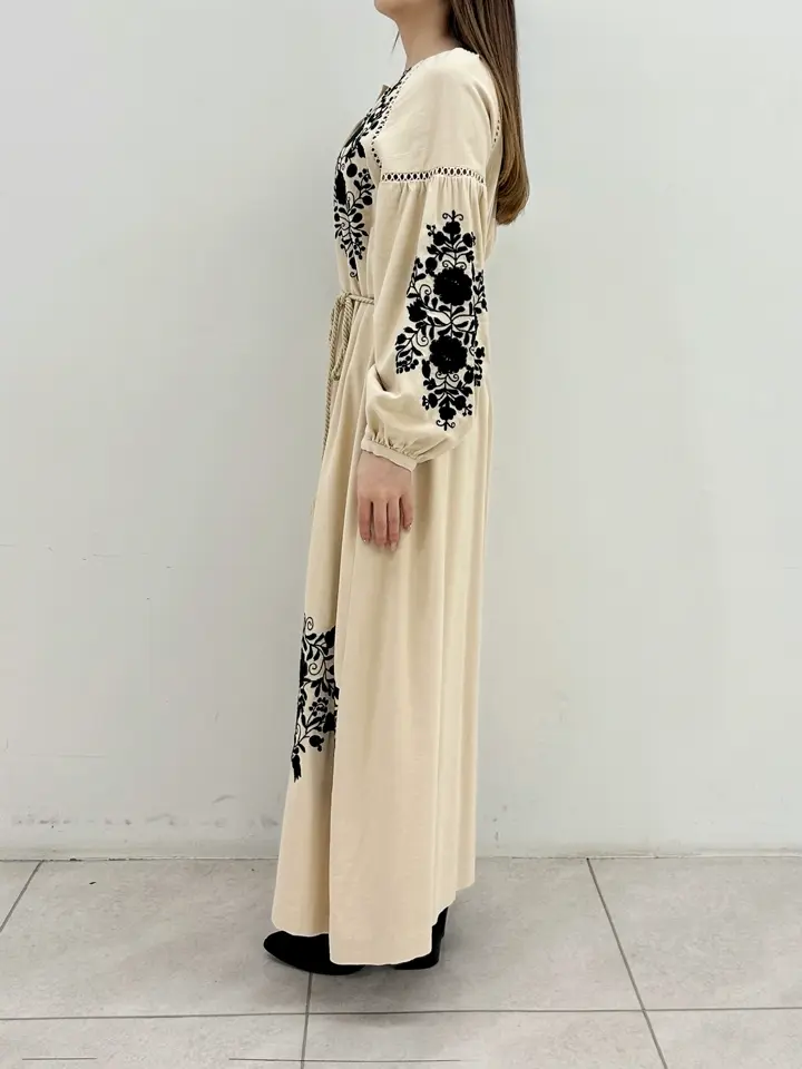 GRACE CONTINENTAL Miu Akamatsu コーディネート画像