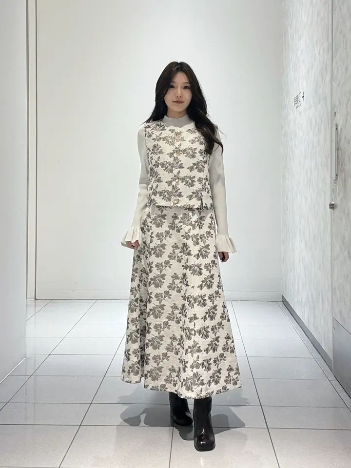 GRACE CONTINENTAL 王　宇キン コーディネート画像