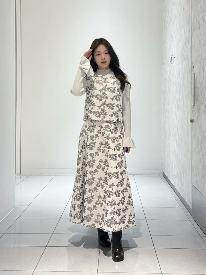 GRACE CONTINENTAL 王　宇キン コーディネート画像