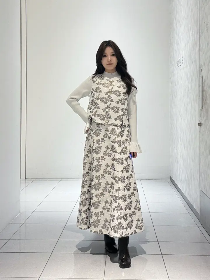 GRACE CONTINENTAL 王　宇キン コーディネート画像