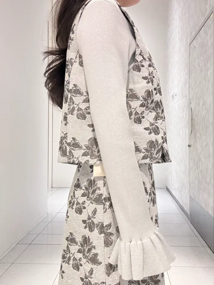 GRACE CONTINENTAL 王　宇キン コーディネート画像