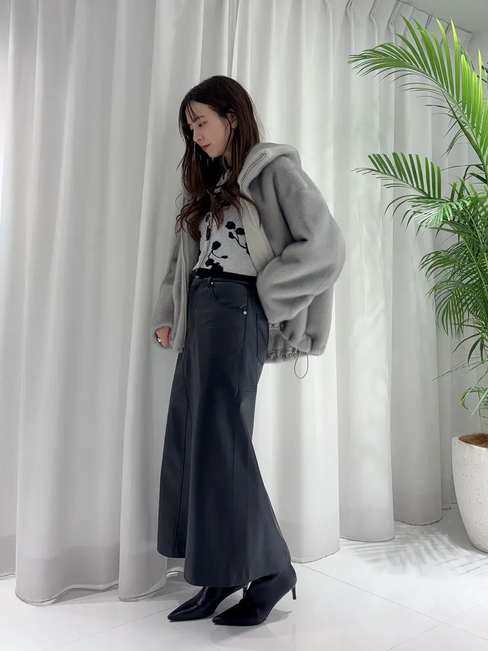 GRACE CONTINENTAL Hikaru Okada コーディネート画像