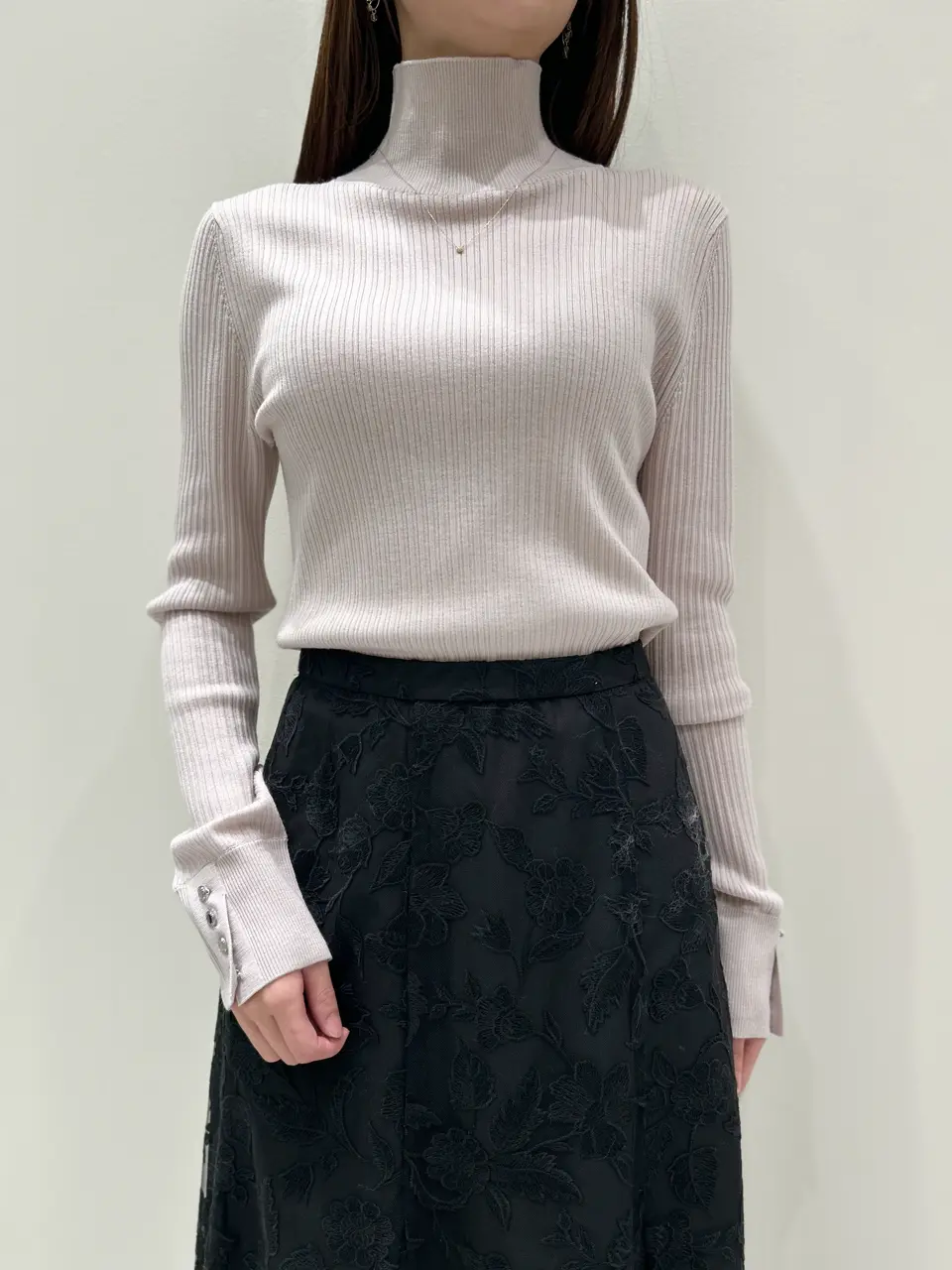 GRACE CONTINENTAL 若園　ひかり コーディネート画像