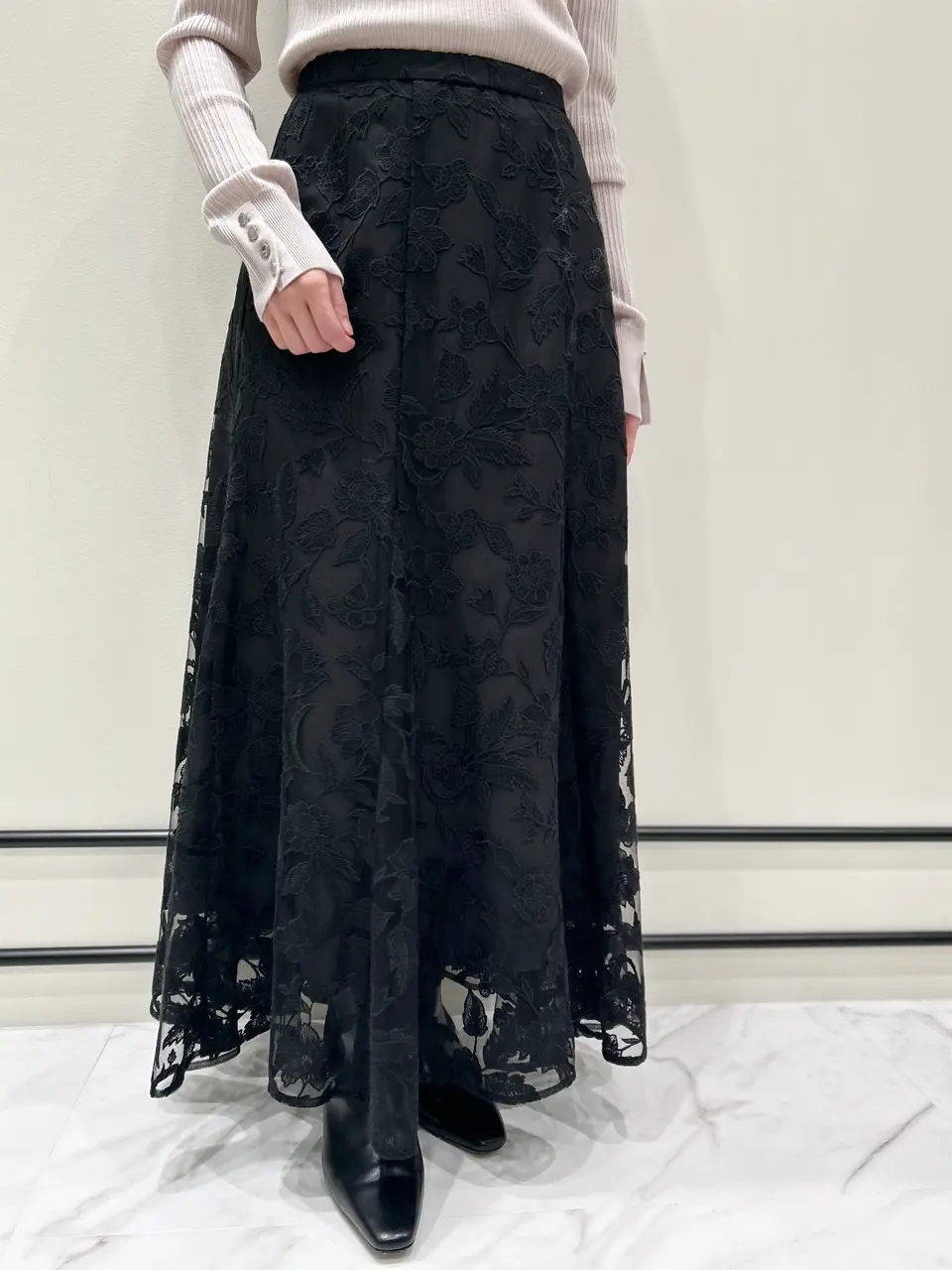 GRACE CONTINENTAL 若園　ひかり コーディネート画像