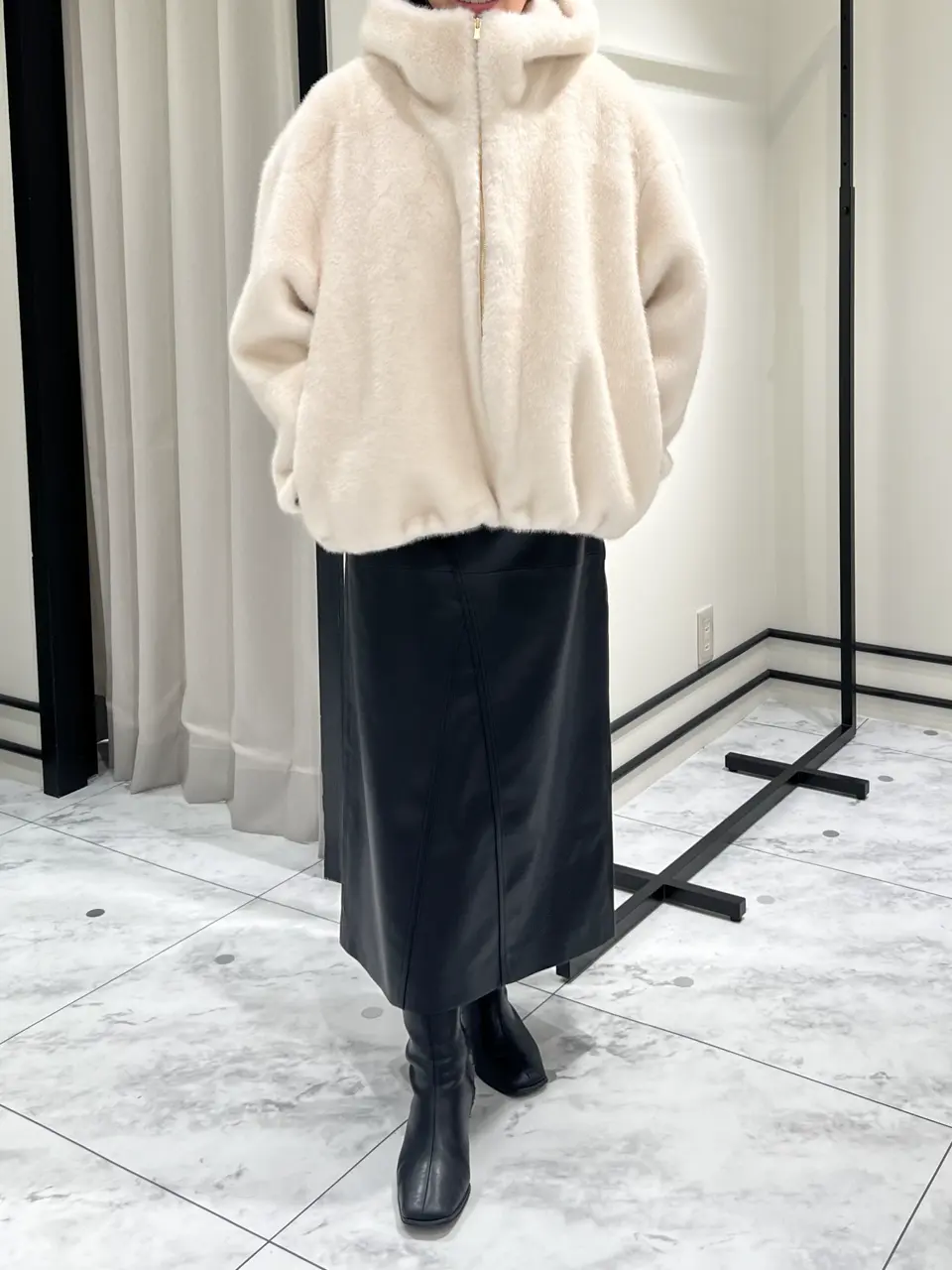  赤坂 梨来 コーディネート画像