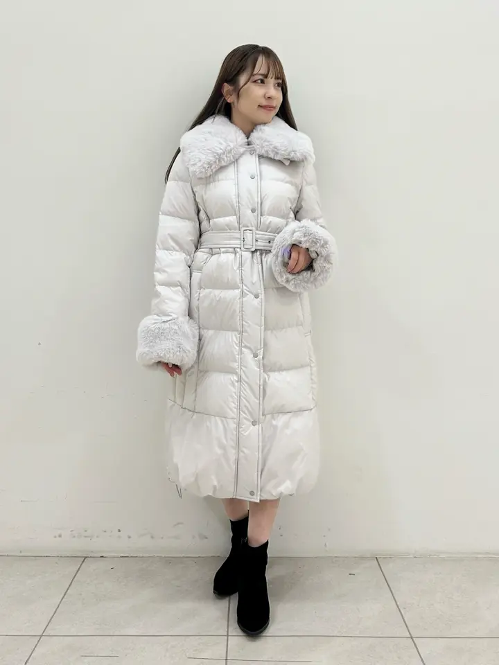 GRACE CONTINENTAL Miu Akamatsu コーディネート画像