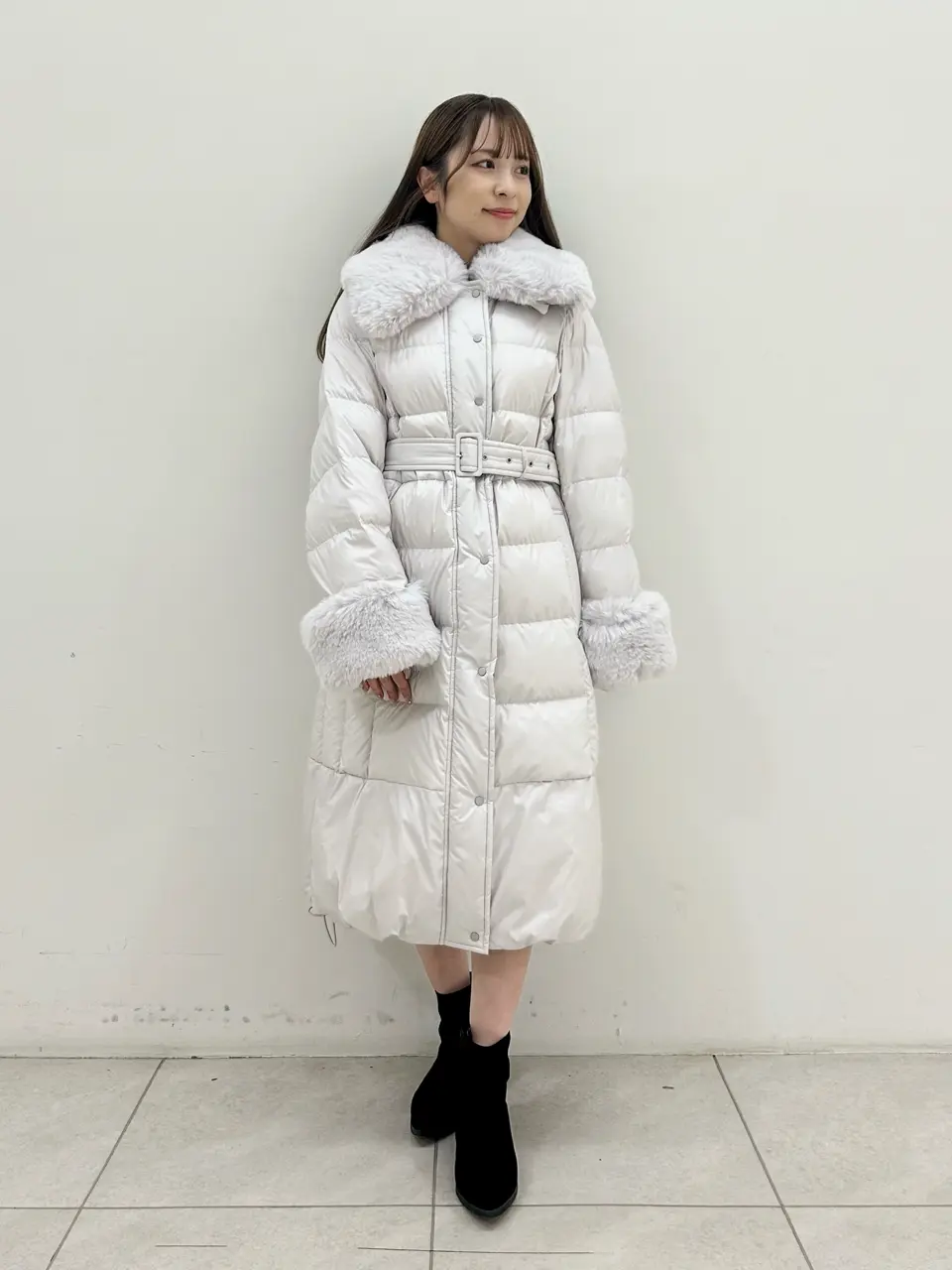 GRACE CONTINENTAL Miu Akamatsu コーディネート画像