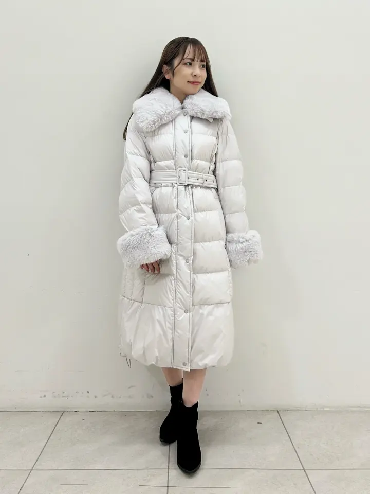 GRACE CONTINENTAL Miu Akamatsu コーディネート画像