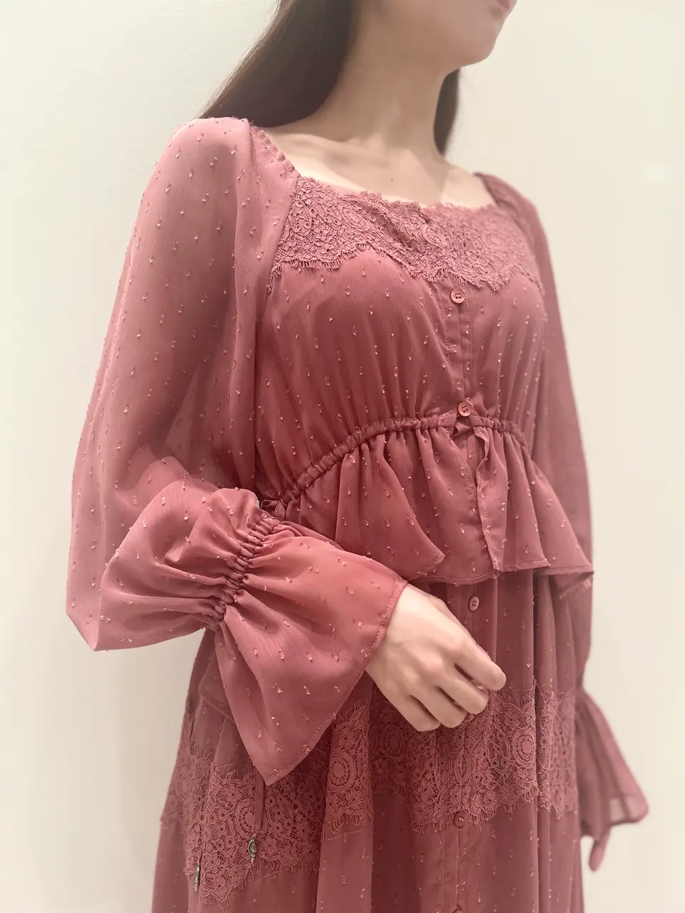 GRACE CONTINENTAL 若園　ひかり コーディネート画像