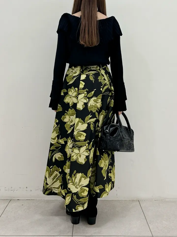 GRACE CONTINENTAL Miu Akamatsu コーディネート画像