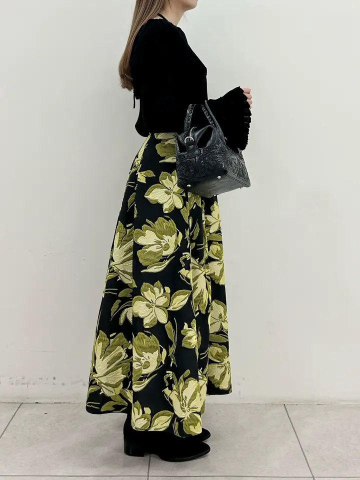 GRACE CONTINENTAL Miu Akamatsu コーディネート画像