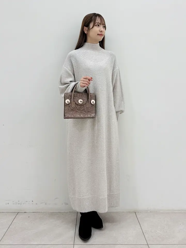 GRACE CONTINENTAL Miu Akamatsu コーディネート画像