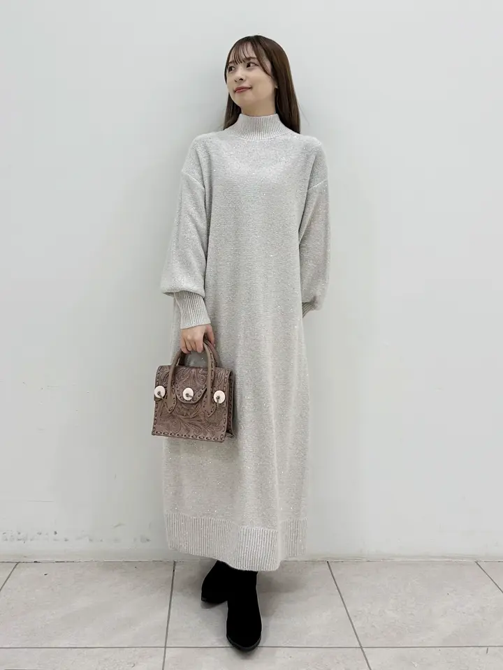 GRACE CONTINENTAL Miu Akamatsu コーディネート画像