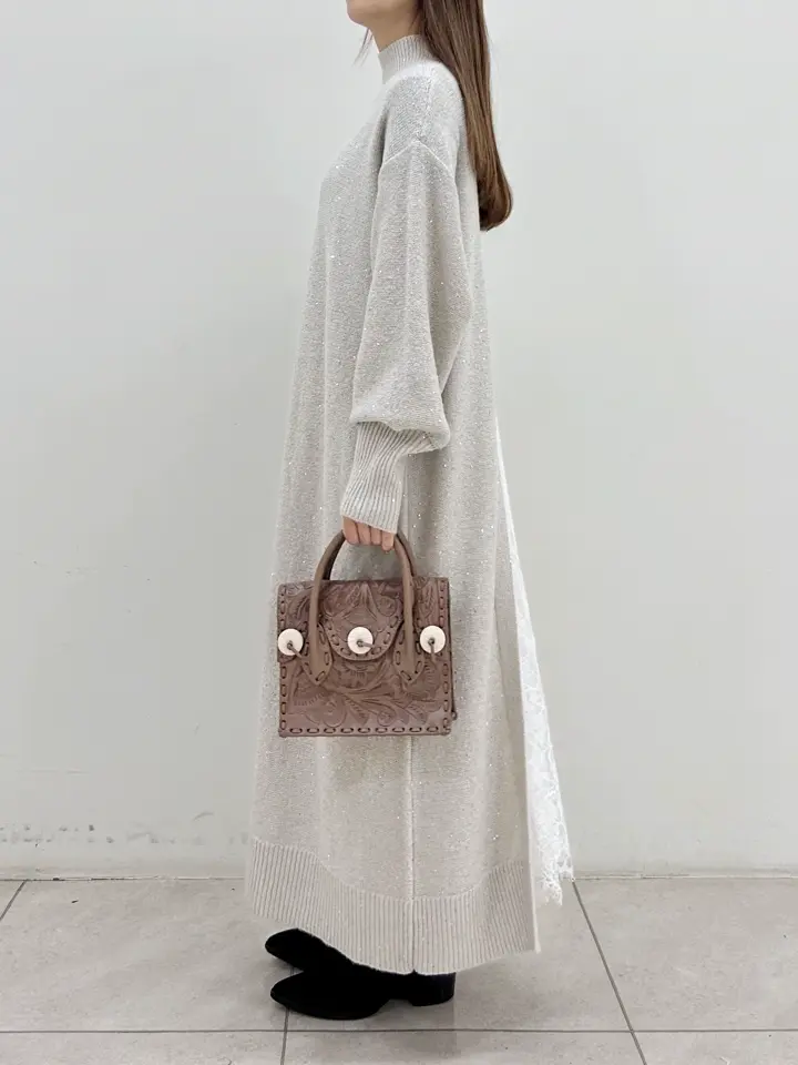 GRACE CONTINENTAL Miu Akamatsu コーディネート画像