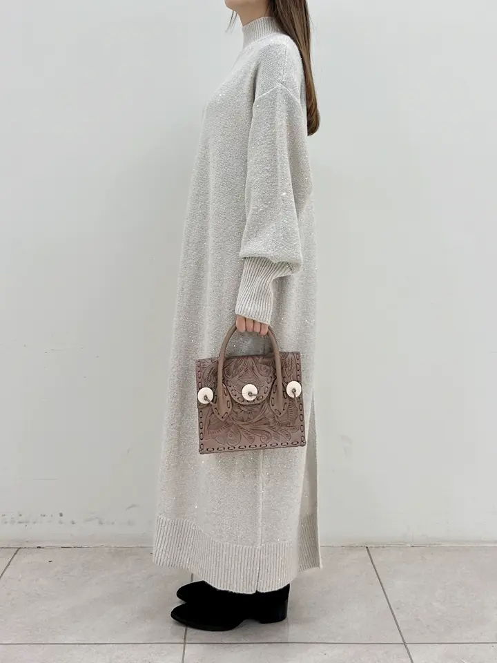 GRACE CONTINENTAL Miu Akamatsu コーディネート画像