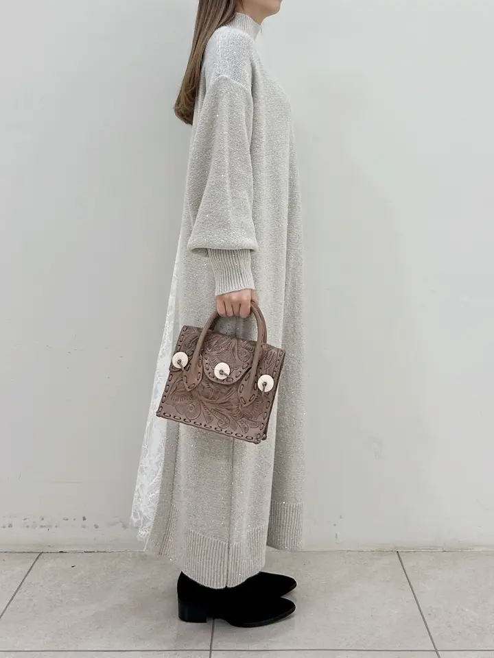 GRACE CONTINENTAL Miu Akamatsu コーディネート画像