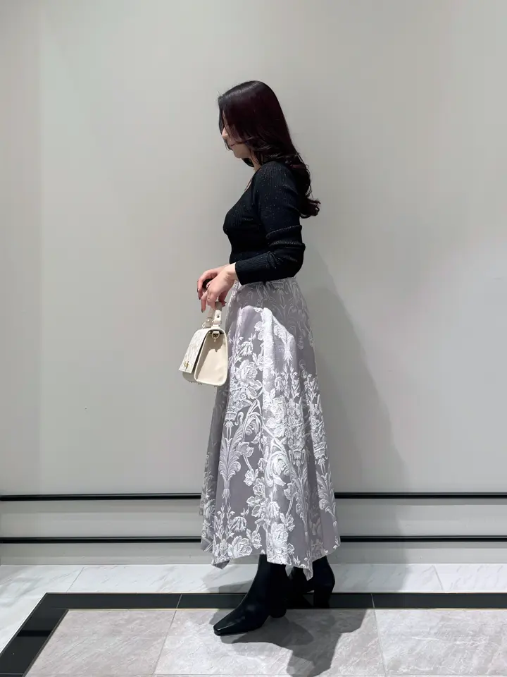 GRACE CONTINENTAL MOMOKO コーディネート画像