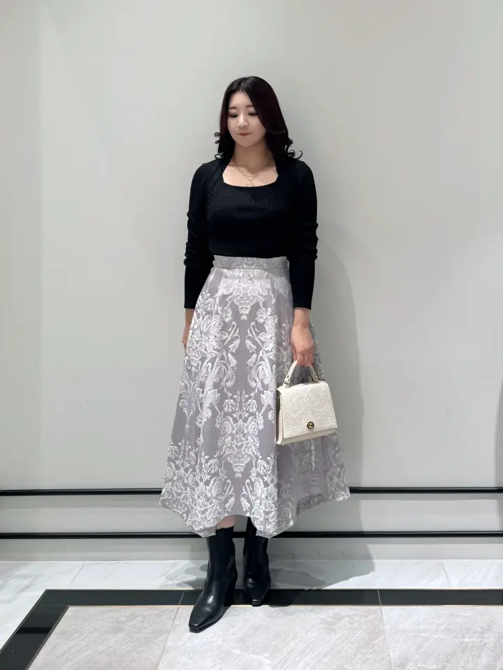 GRACE CONTINENTAL MOMOKO コーディネート画像