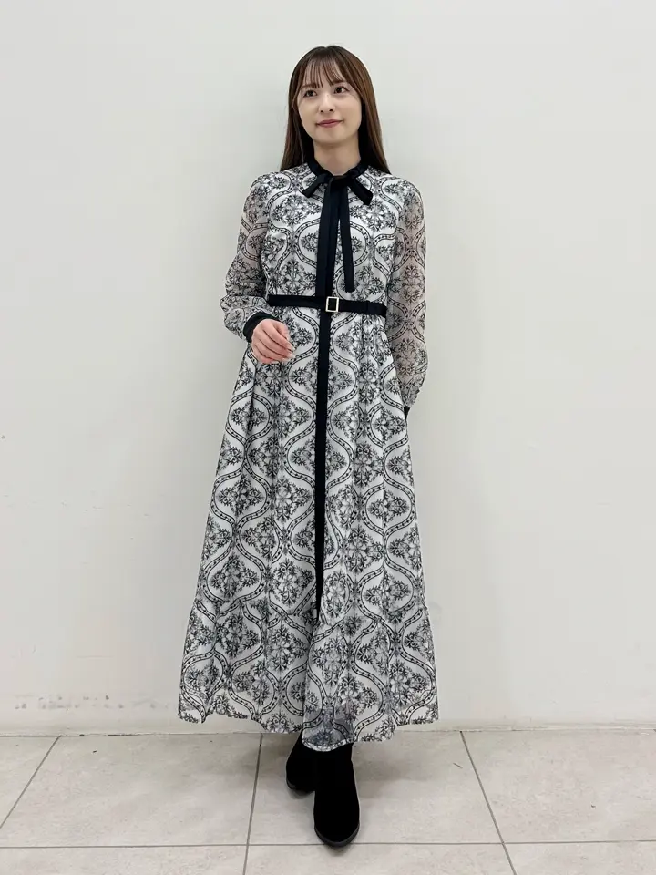 GRACE CONTINENTAL Miu Akamatsu コーディネート画像