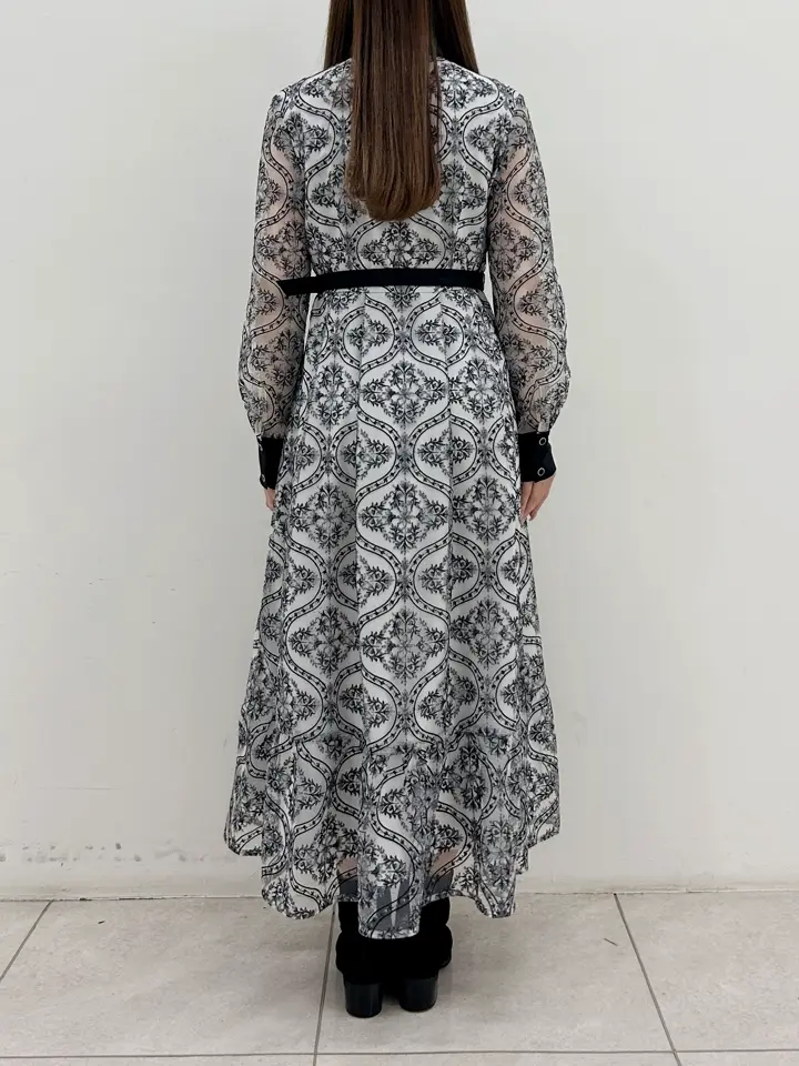 GRACE CONTINENTAL Miu Akamatsu コーディネート画像