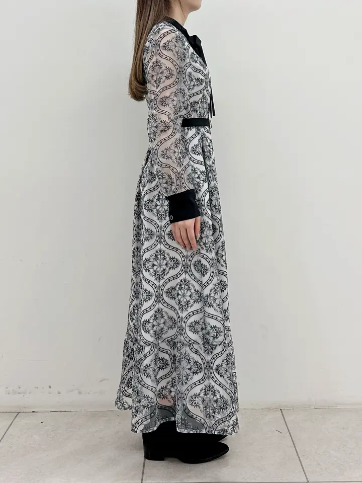 GRACE CONTINENTAL Miu Akamatsu コーディネート画像