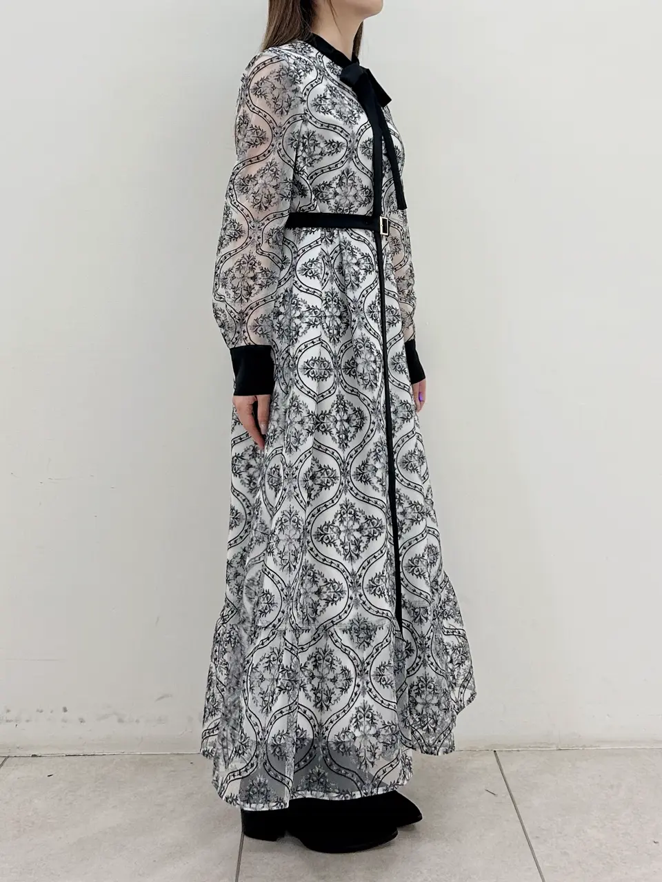 GRACE CONTINENTAL Miu Akamatsu コーディネート画像