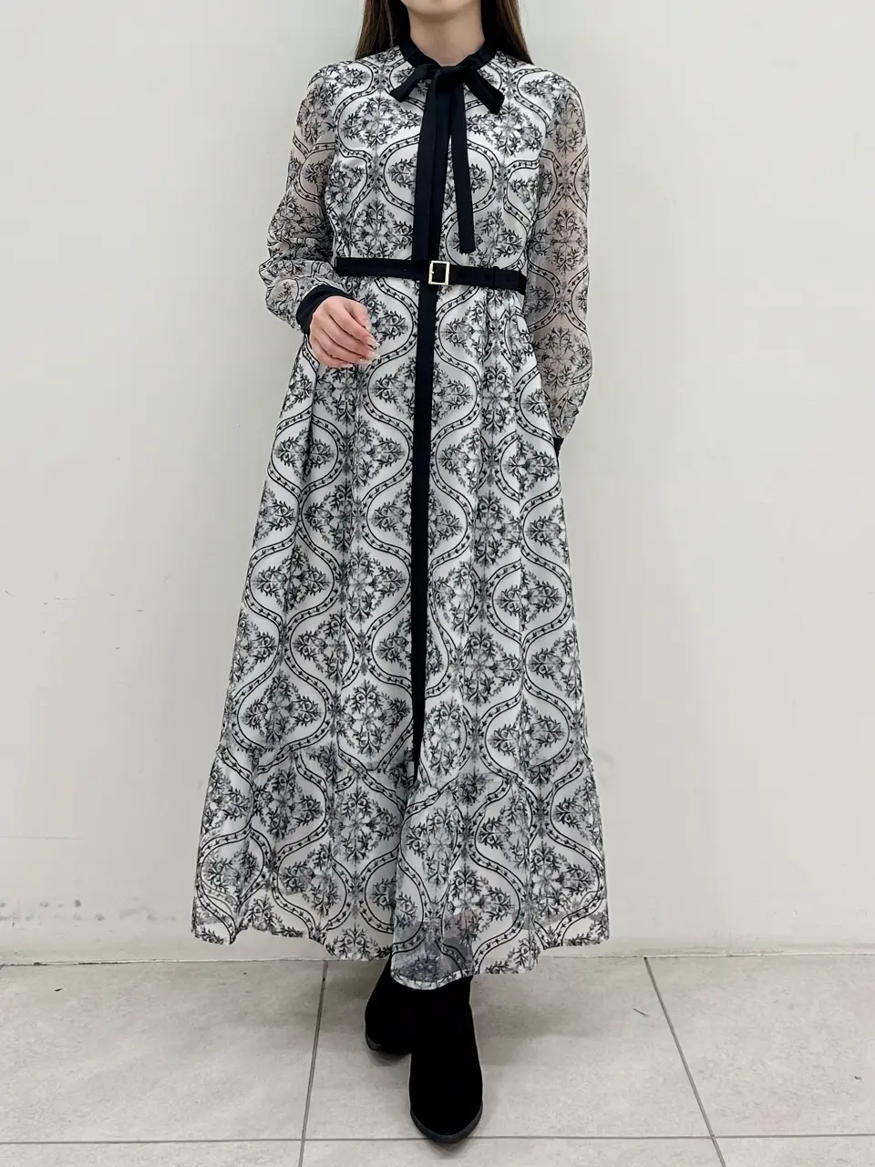 GRACE CONTINENTAL Miu Akamatsu コーディネート画像