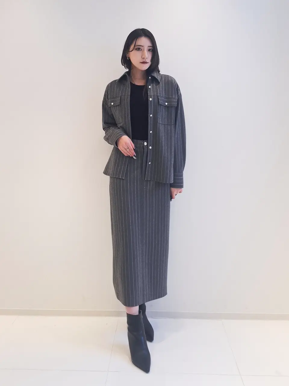  𝙆𝙄𝙈𝙐 コーディネート画像