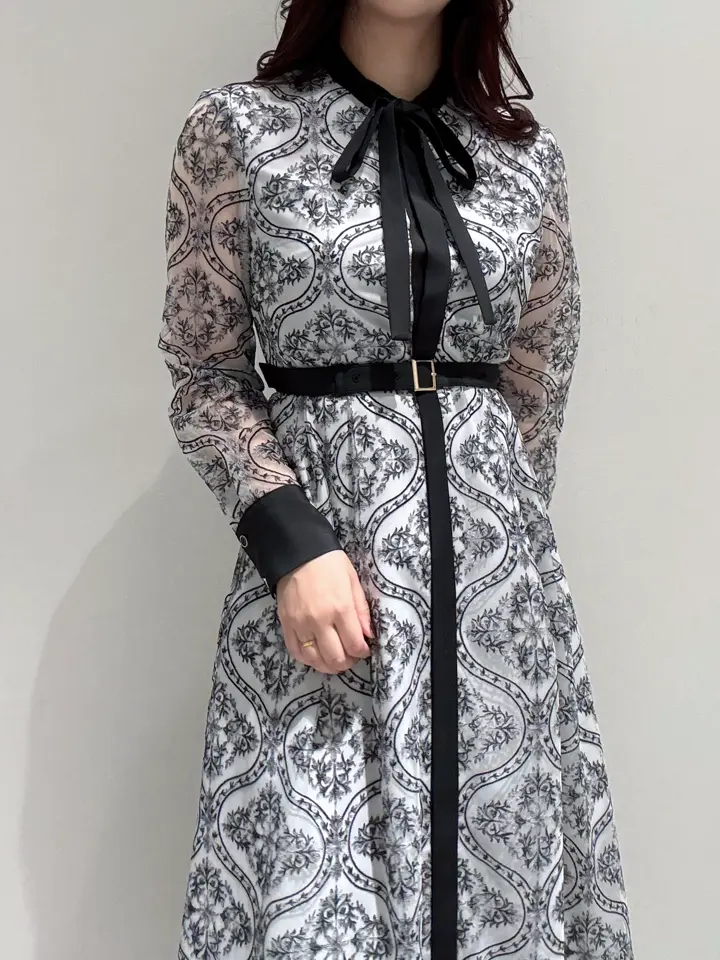 GRACE CONTINENTAL MOMOKO コーディネート画像