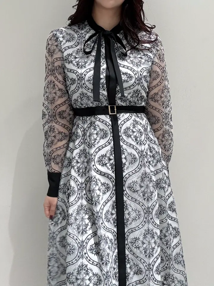 GRACE CONTINENTAL MOMOKO コーディネート画像