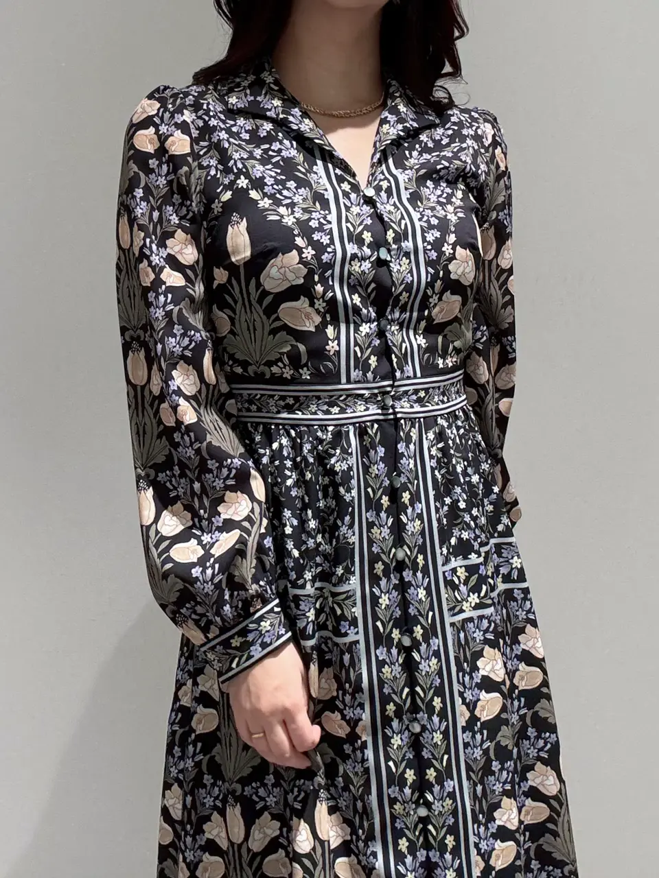 GRACE CONTINENTAL MOMOKO コーディネート画像