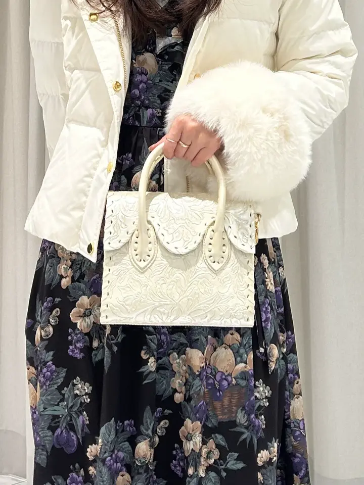 GRACE CONTINENTAL 志田　悠 コーディネート画像