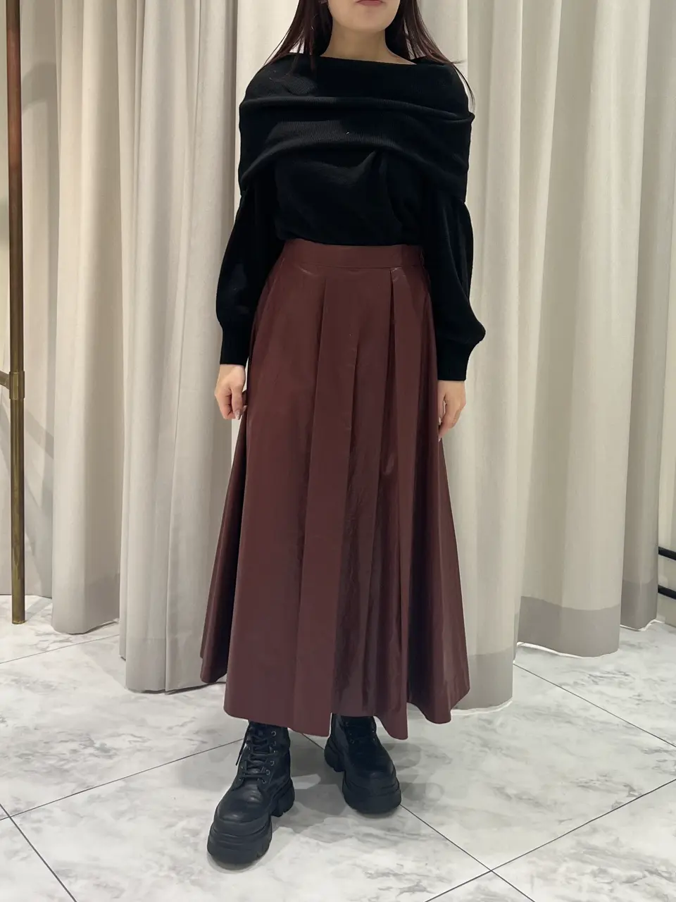  赤坂 梨来 コーディネート画像