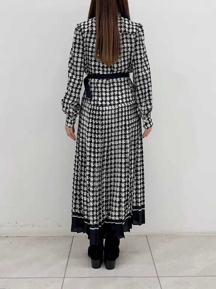 GRACE CONTINENTAL Miu Akamatsu コーディネート画像