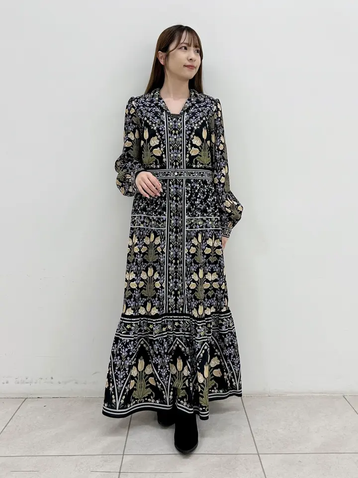 GRACE CONTINENTAL Miu Akamatsu コーディネート画像