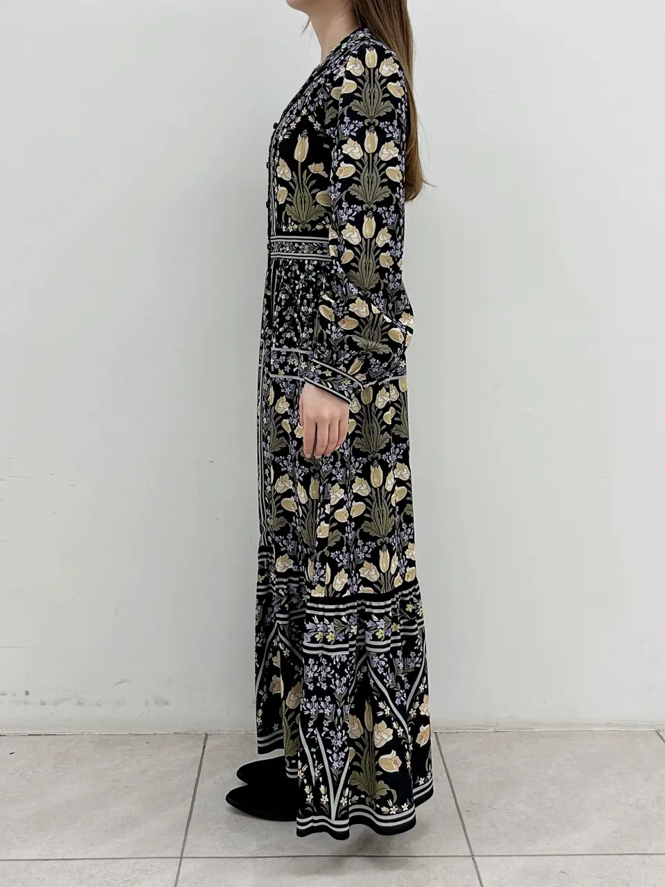 GRACE CONTINENTAL Miu Akamatsu コーディネート画像