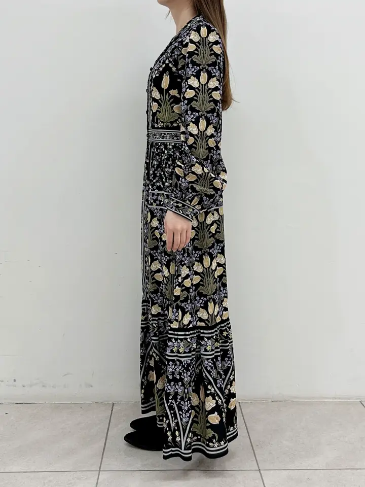 GRACE CONTINENTAL Miu Akamatsu コーディネート画像