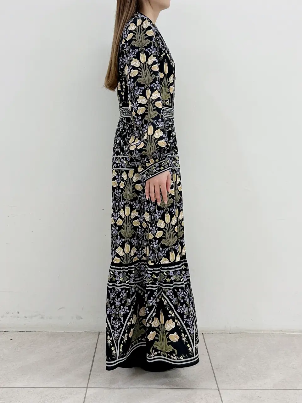 GRACE CONTINENTAL Miu Akamatsu コーディネート画像