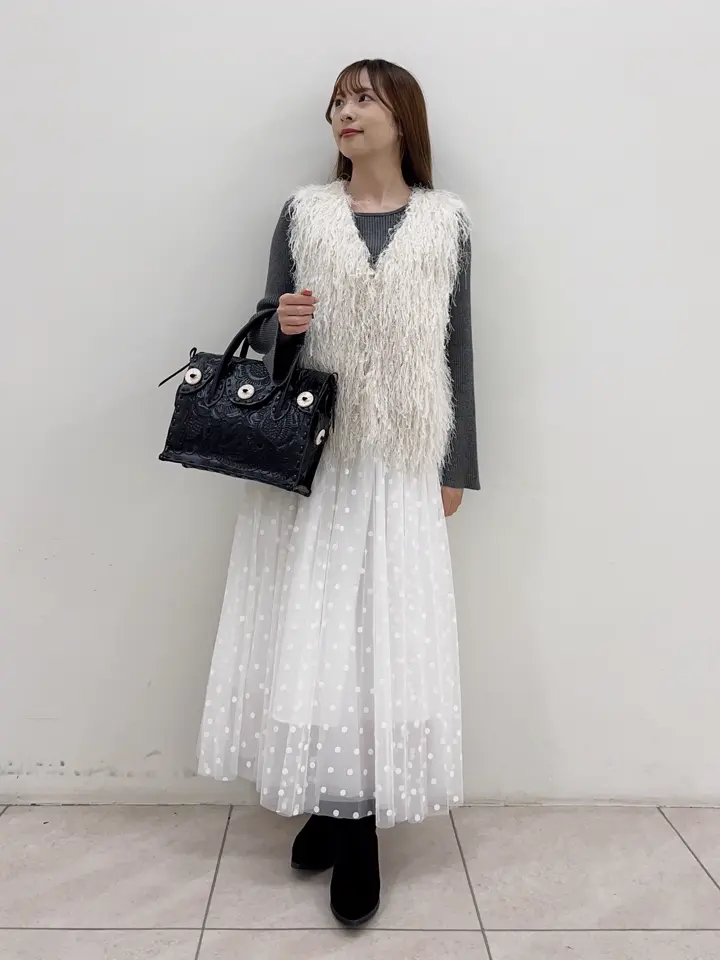 GRACE CONTINENTAL Miu Akamatsu コーディネート画像