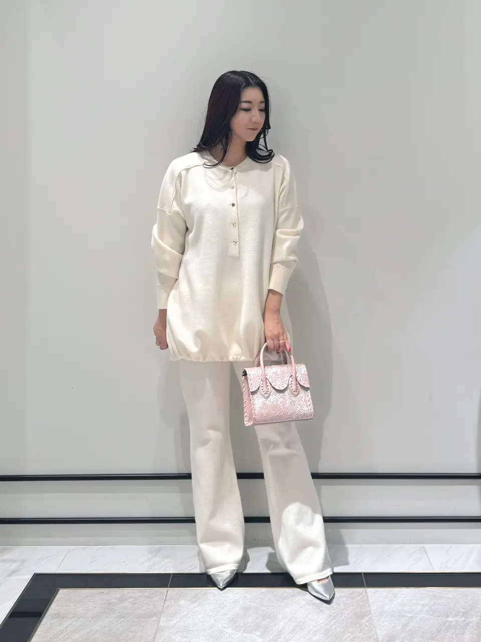  MOMOKO コーディネート画像