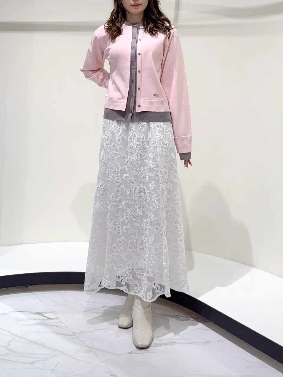 GRACE CONTINENTAL Suzuka コーディネート画像